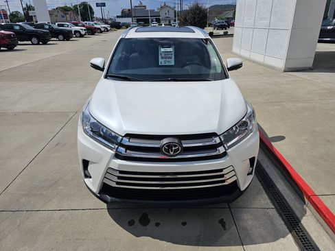Used 2018 Toyota Highlander Limited Platinum image 13
