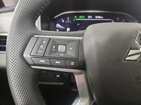 New 2025 Mitsubishi Outlander SE image 15