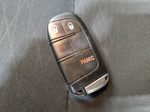 Used 2020 Dodge Durango SXT image 32