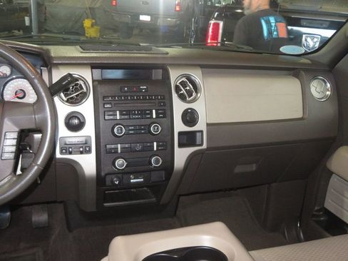 Used 2010 Ford F150 XLT image 37
