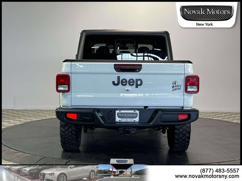 Used 2022 Jeep Gladiator Sport AWD/4WD image 7