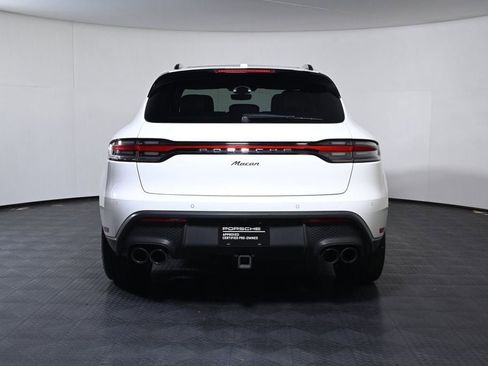 Certified 2022 Porsche Macan AWD/4WD image 6