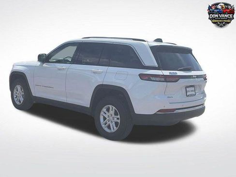 Certified 2023 Jeep Grand Cherokee Laredo AWD/4WD image 4