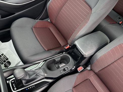 Certified 2025 Toyota Corolla SE FWD image 22