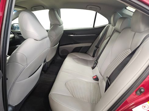 Used 2018 Toyota Camry SE image 22