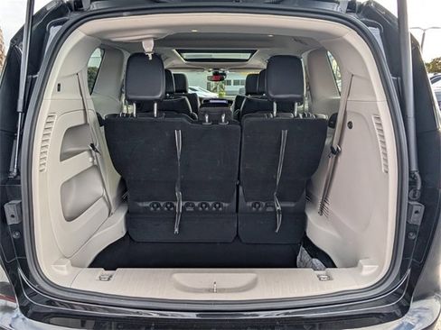 Used 2023 Chrysler Pacifica Limited image 55