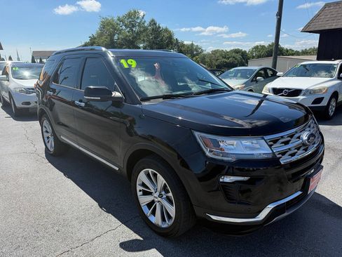 Used 2019 Ford Explorer Limited w/ Class III Trailer Tow Package AWD/4WD image 2