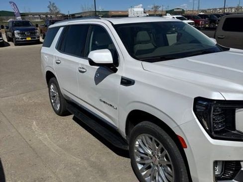 Used 2023 GMC Yukon Denali w/ LPO, Floor Liner Package AWD/4WD image 3