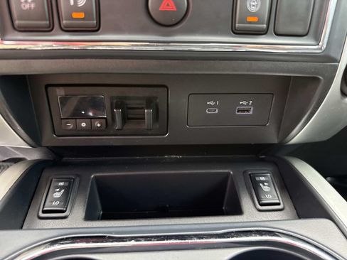 Used 2021 Nissan Titan SV w/ SV Convenience Package RWD image 33