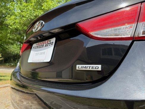Used 2013 Hyundai Elantra Limited w/ Technology Pkg FWD image 20