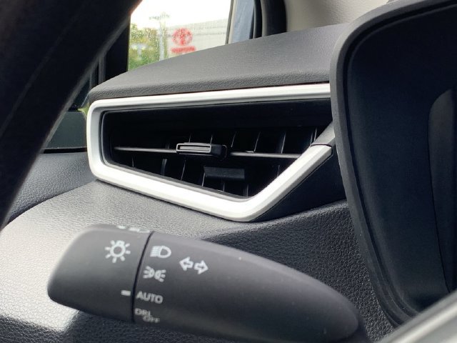 Used 2026 Toyota Corolla LE FWD image 14