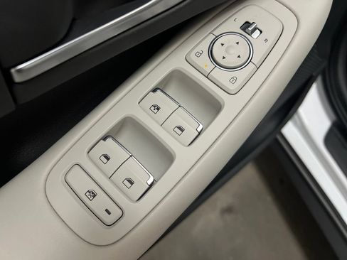 Used 2025 Hyundai Sonata SE FWD image 12