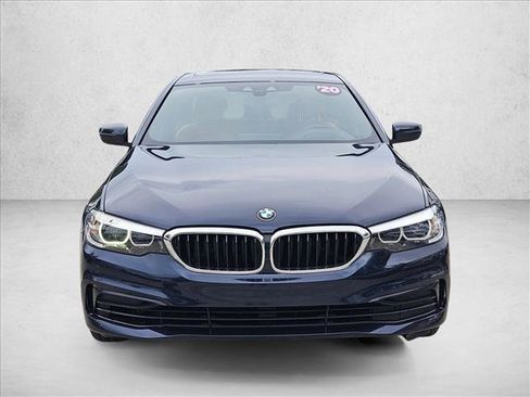Used 2020 BMW 530i w/ Premium Package RWD image 2