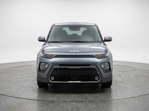 Used 2025 Kia Soul LX w/ LX Technology Package image 2