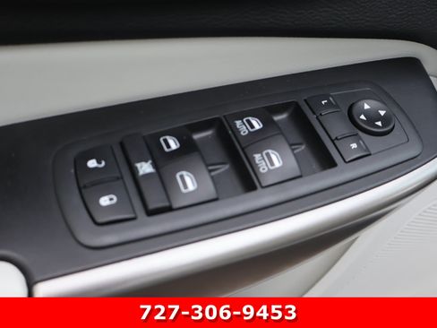 Used 2020 Jeep Cherokee Limited AWD/4WD image 16