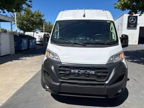 Used 2025 RAM ProMaster 2500 w/ Convenience Group FWD image 2