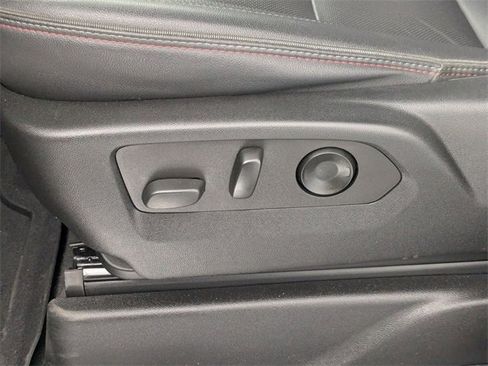 Used 2022 Chevrolet Tahoe RST image 15