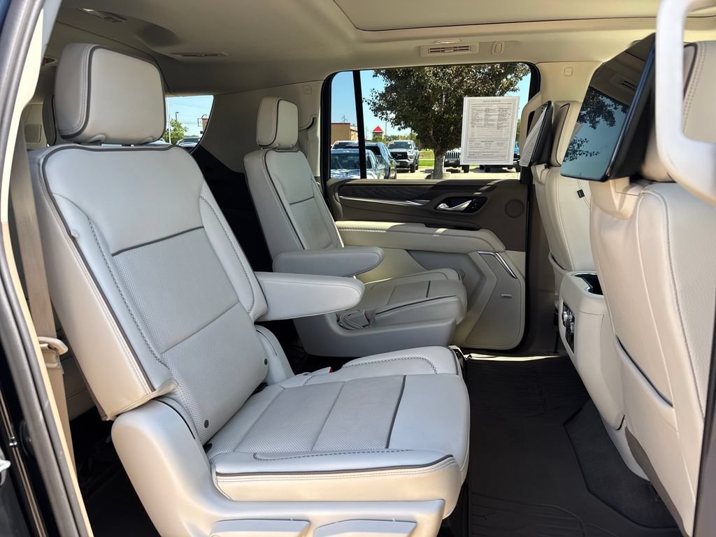 Certified 2023 GMC Yukon XL Denali w/ Denali Reserve Package AWD/4WD image 44