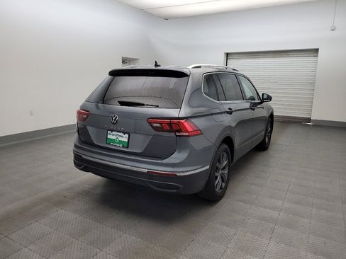 Used 2024 Volkswagen Tiguan SE FWD image 9