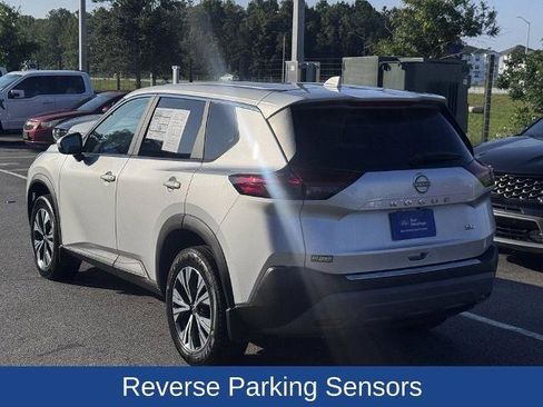 Used 2023 Nissan Rogue SV FWD image 5
