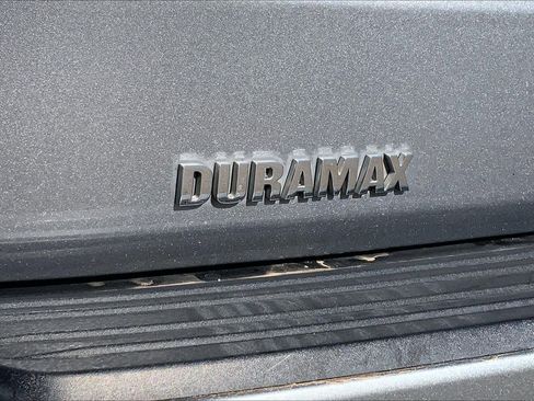 Used 2023 Chevrolet Suburban LT w/ Luxury Package image 31