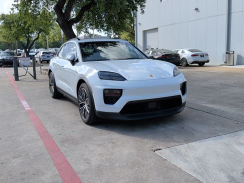 Used 2024 Porsche Macan 4 Electric AWD/4WD image 2
