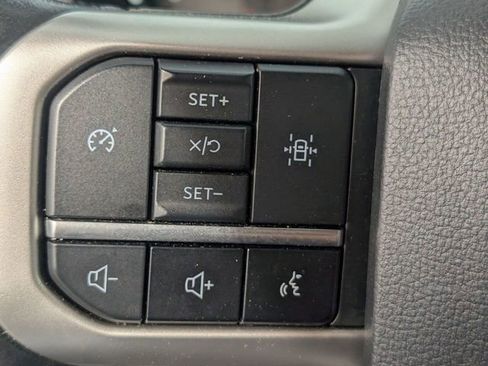 Used 2024 Ford Expedition Max XLT image 16