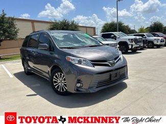 Used 2019 Toyota Sienna XLE w/ XLE Navigation Package FWD video 1