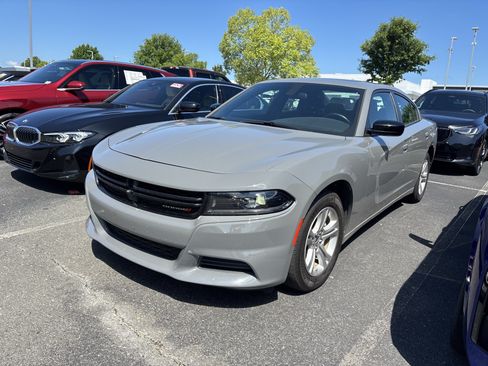 Used 2023 Dodge Charger SXT w/ Cold Weather Package RWD image 12
