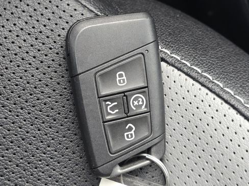 Certified 2023 Volkswagen Taos SEL AWD/4WD image 27