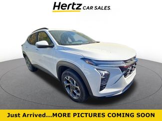 Used 2025 Chevrolet Trax LT video 1