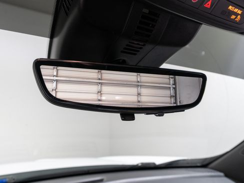 Used 2026 GMC Acadia Elevation w/ Elevation Premium Package FWD image 16