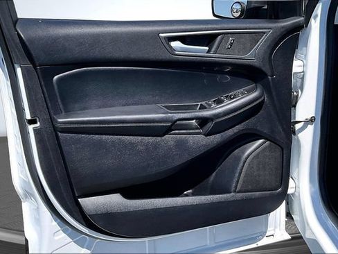 Used 2021 Ford Edge SE FWD image 19
