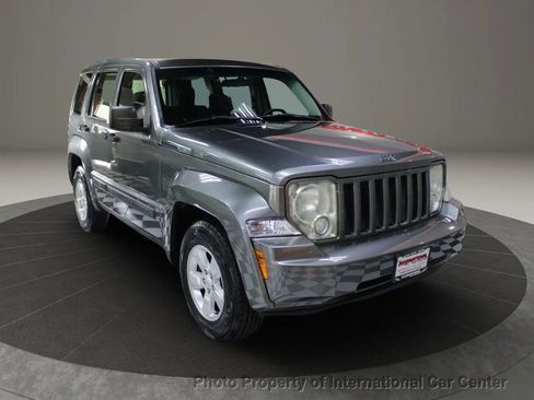 Used 2012 Jeep Liberty Sport image 1
