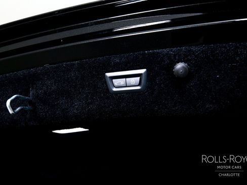 New 2025 Rolls-Royce Spectre Black Badge w/ Spectre Enhancement Package image 22