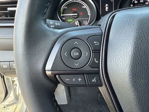Used 2024 Toyota Camry SE image 29