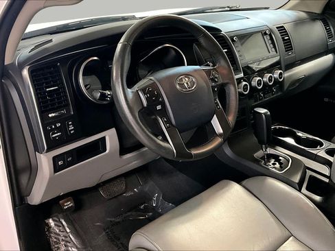 Used 2020 Toyota Sequoia Limited w/ Safety & Convenience Package AWD/4WD image 17