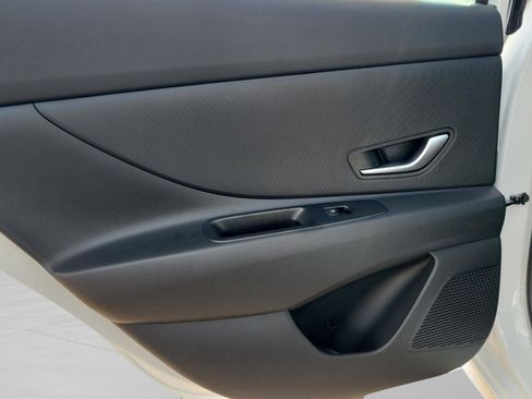 New 2026 Hyundai Elantra SE image 25