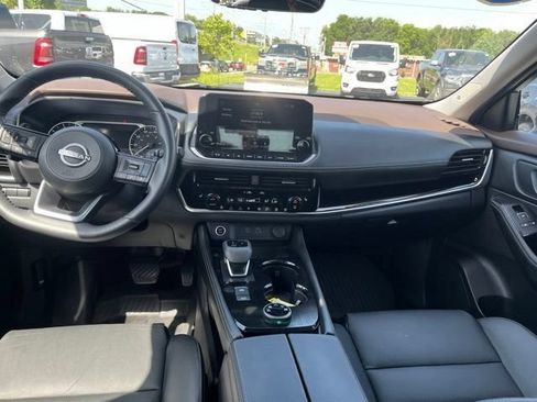 Certified 2023 Nissan Rogue SL w/ SL Premium Package AWD/4WD image 6