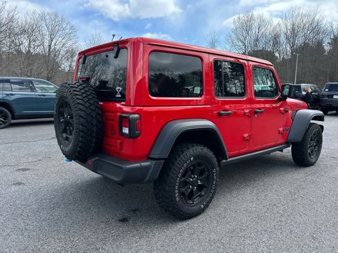 Used 2023 Jeep Wrangler Unlimited w/ Cold Weather Group image 5