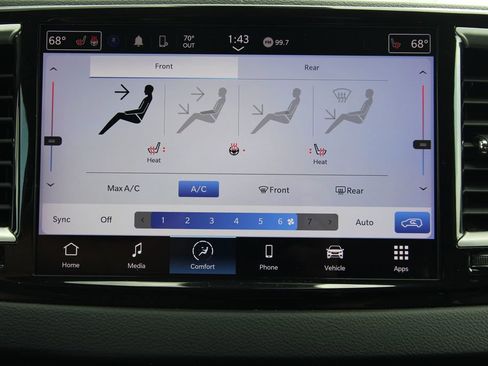 Used 2023 Chrysler Pacifica Touring-L image 12