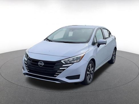 Used 2025 Nissan Versa SV FWD image 7