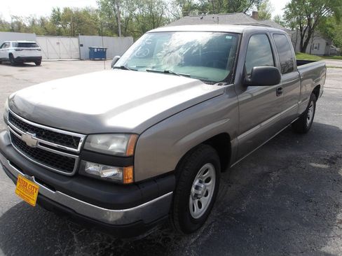 Used 2007 Chevrolet Silverado 1500 W/T image 3