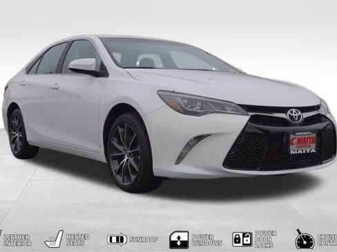 Used 2017 Toyota Camry XSE image 1