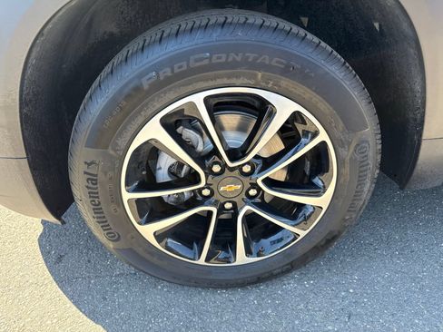 Used 2025 Chevrolet TrailBlazer LT AWD/4WD image 11