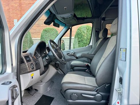Used 2017 Mercedes-Benz Sprinter 3500 image 23