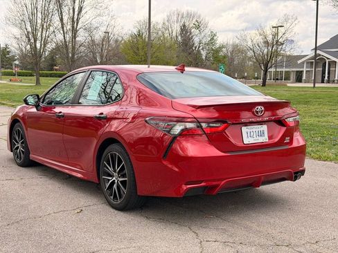 Used 2021 Toyota Camry SE image 37