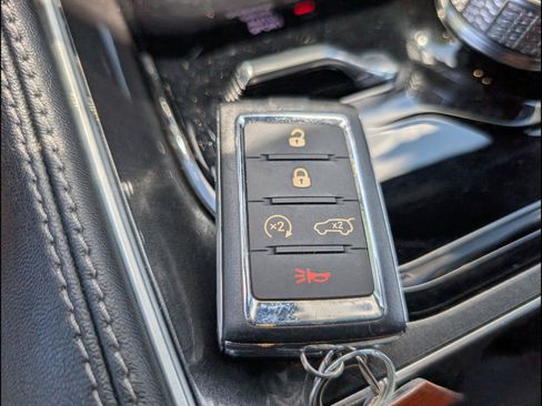 Used 2023 Jeep Wagoneer 4WD image 16