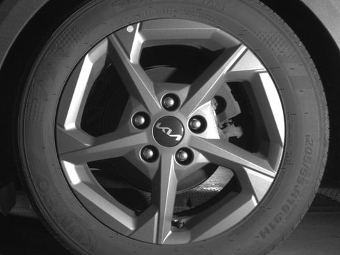 Used 2025 Kia K4 FWD image 14