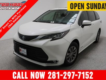 Certified 2021 Toyota Sienna XLE